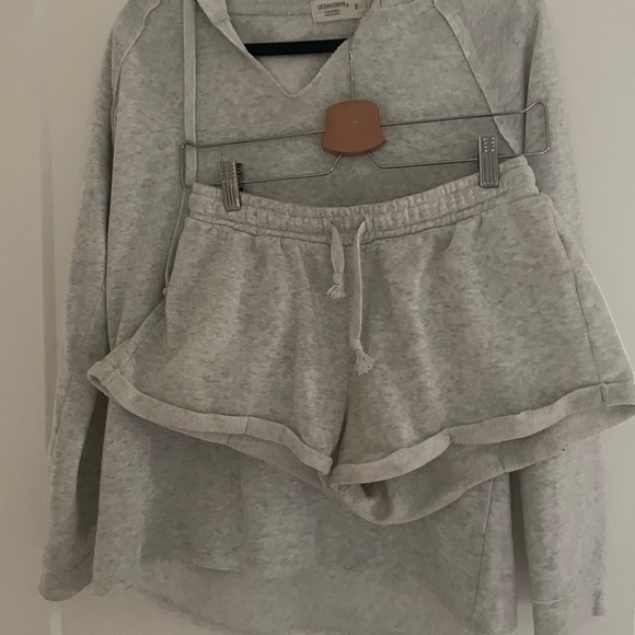 light grey lounge set - Picture 2 of 3